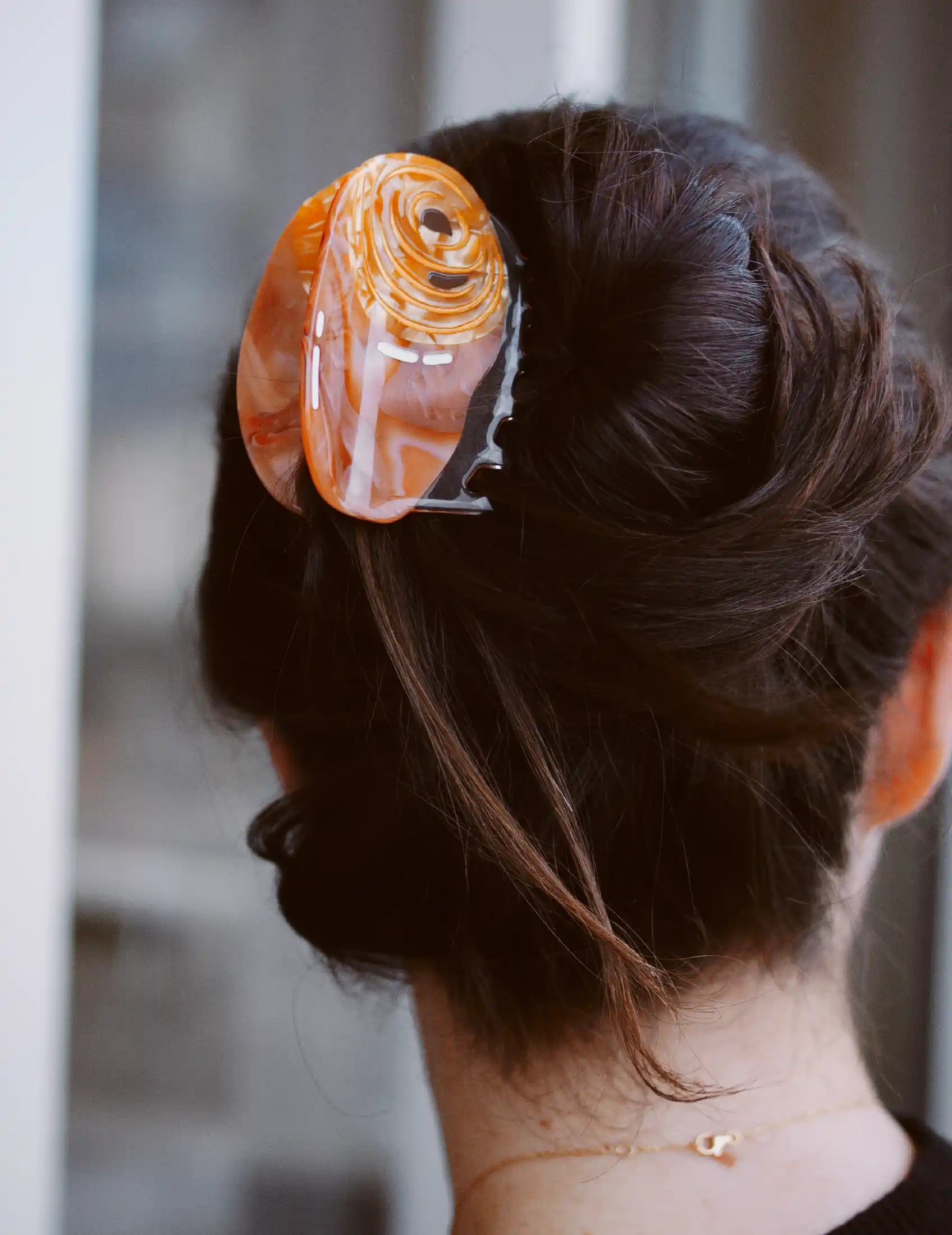 Pain au chocolat Hair claw clip