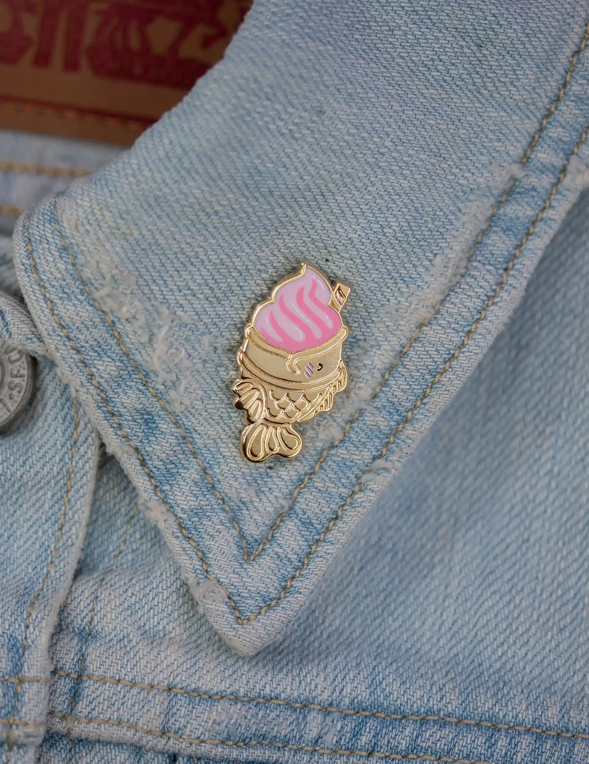 Taiyaki fish ice cream enamel pin
