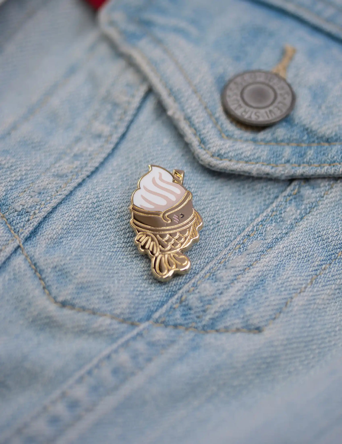 Taiyaki fish ice cream enamel pin