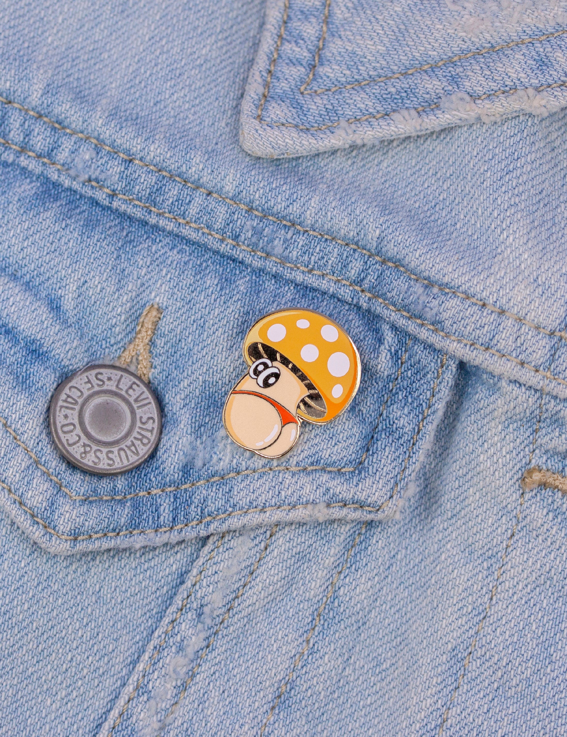 Cheeky shroom enamel pin